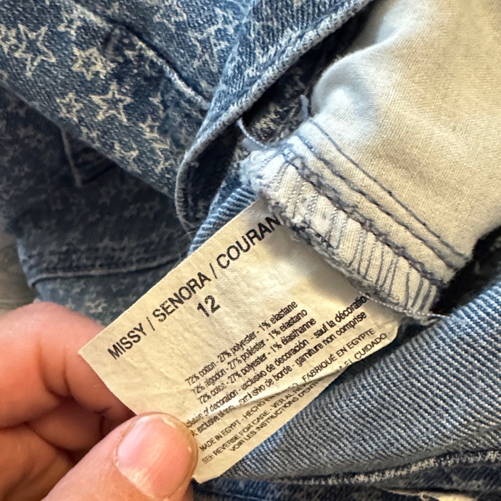 Gloria Vanderbilt Star Print Blue Jeans - Picture 7 of 7